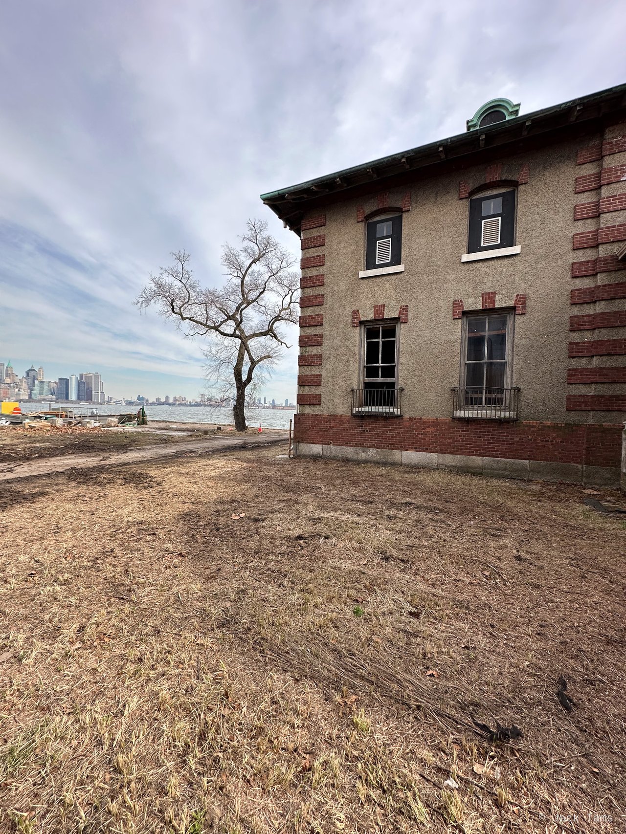 Hospital island