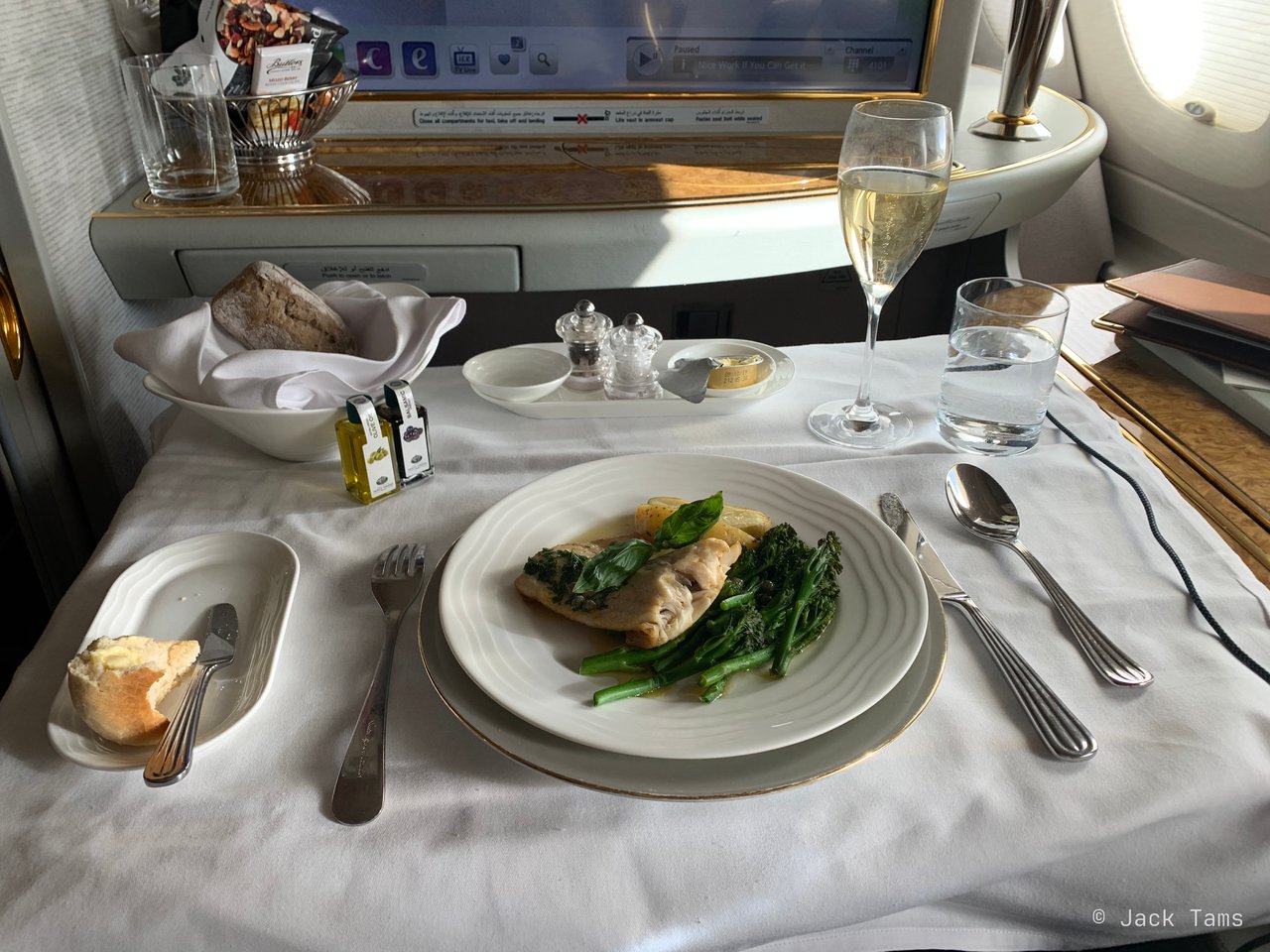 The sea bass main, with Champagne.